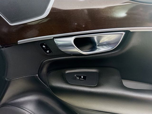 2019 Volvo XC90 T5 Momentum
