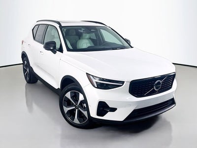 2026 Volvo XC40 B5 Plus