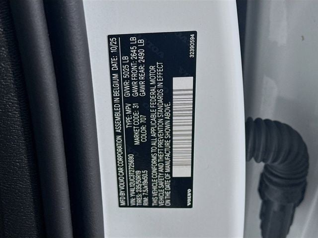 2026 Volvo XC40 B5 Plus