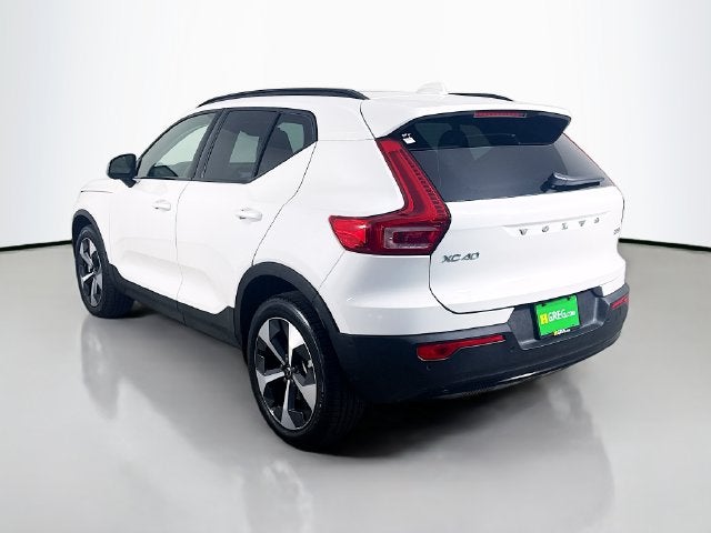 2026 Volvo XC40 B5 Plus