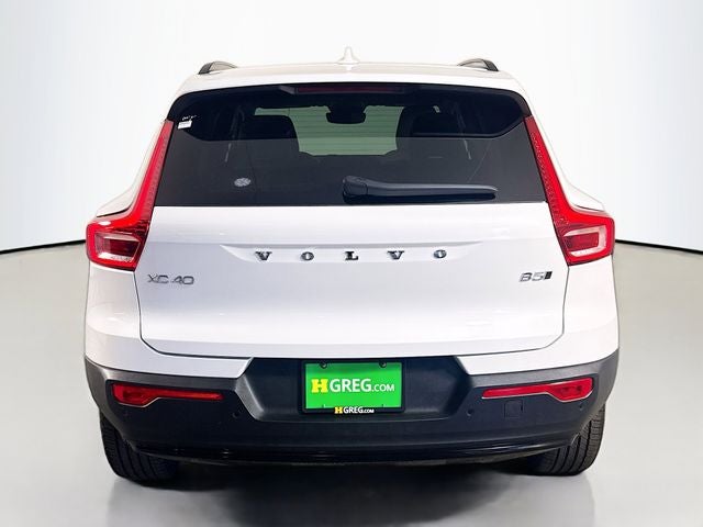 2026 Volvo XC40 B5 Plus
