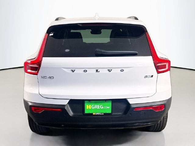 2026 Volvo XC40 B5 Plus