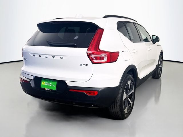 2026 Volvo XC40 B5 Plus
