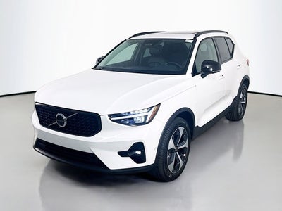 2026 Volvo XC40 B5 Plus